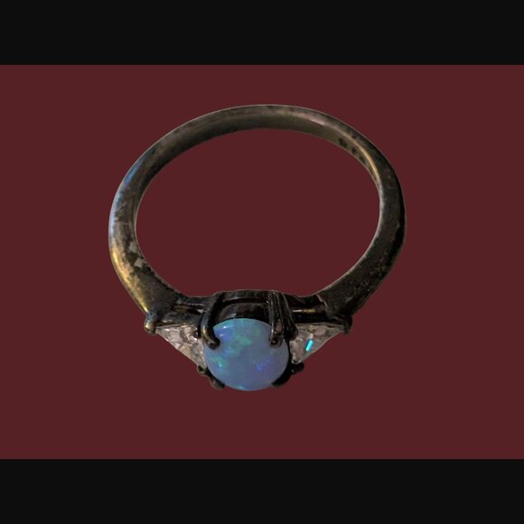 Vintage Avon 925 Sterling Silver Oxidized Opal And CZ Size 8 Ring - Picture 7 of 11